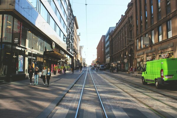 Les rails des trains dans le centre-ville