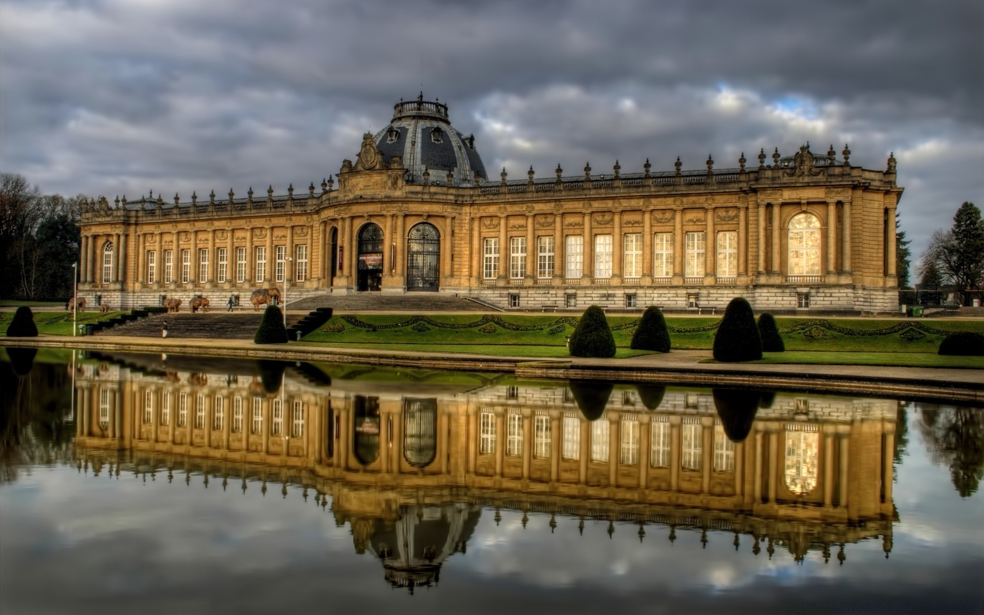 europa arquitetura viagens ao ar livre castelo casa céu água reflexão imperial royalties fonte turismo parque cidade rio casa velho atração turística