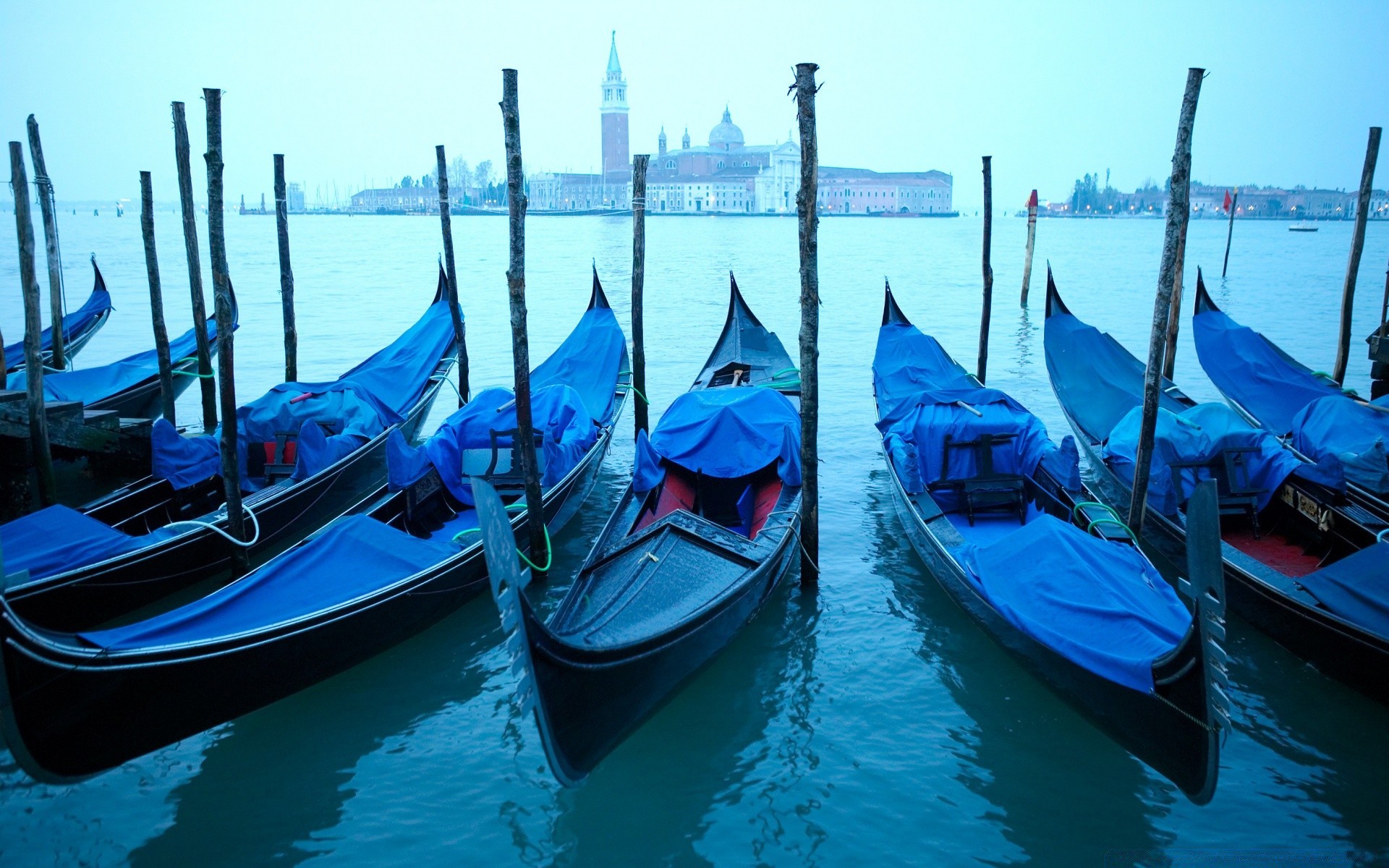 europe boat water gondola watercraft travel sea ship ocean vacation lagoon transportation system venetian nautical romantic gondolier reflection