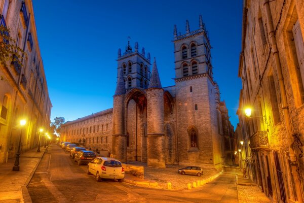 It s great to wander through the night streets of Europe