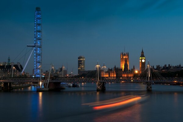 London bridge, sea of lights