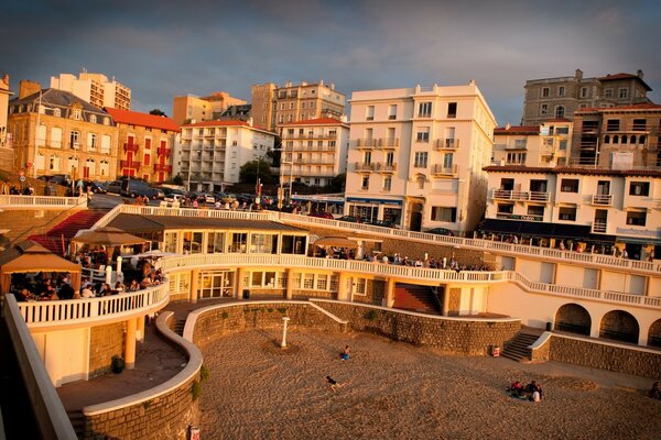 Vista das casas arquitetônicas da cidade