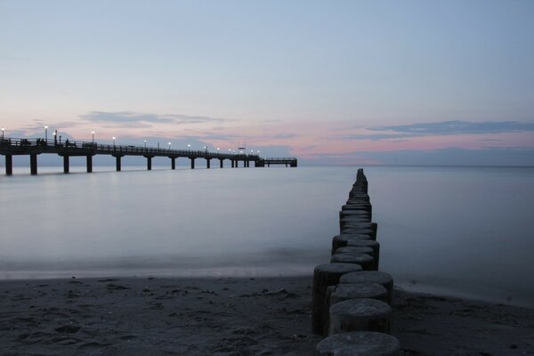 Hermoso paisaje marino. Mar al atardecer