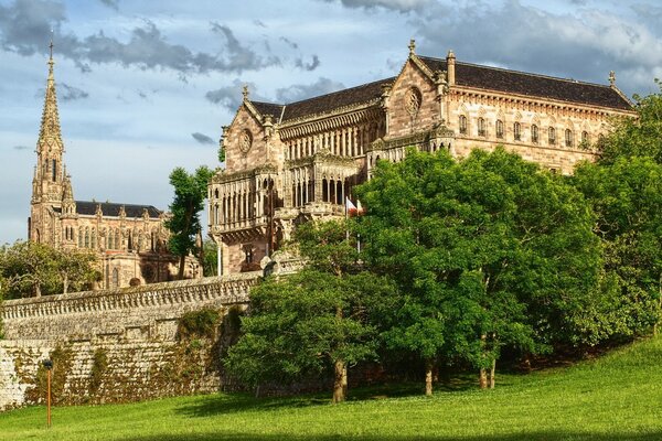 Vue du vieux château en Europe