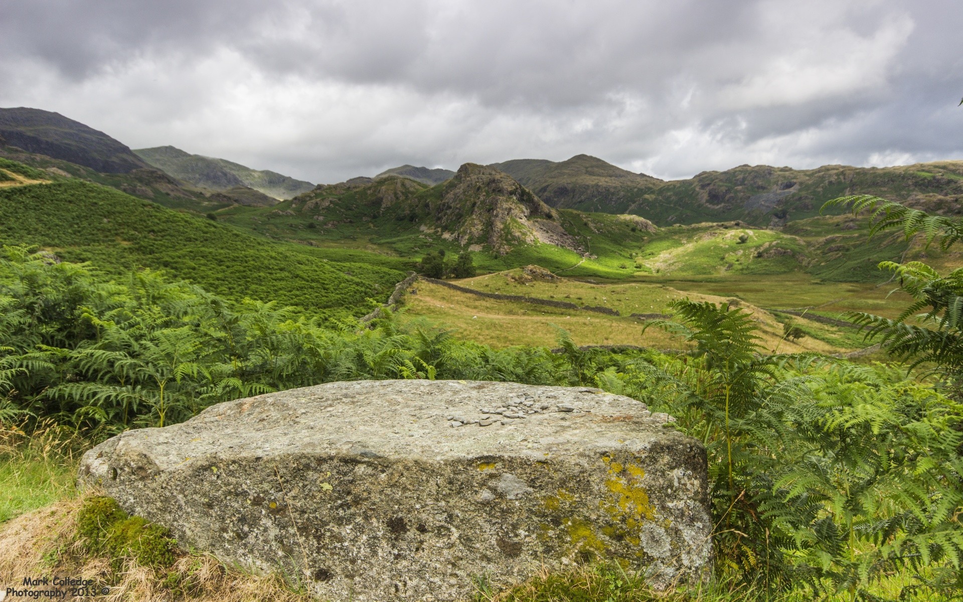 europa viajes paisaje naturaleza al aire libre cielo montañas hierba roca verano escénico piedra turismo colina valle agua rural campo