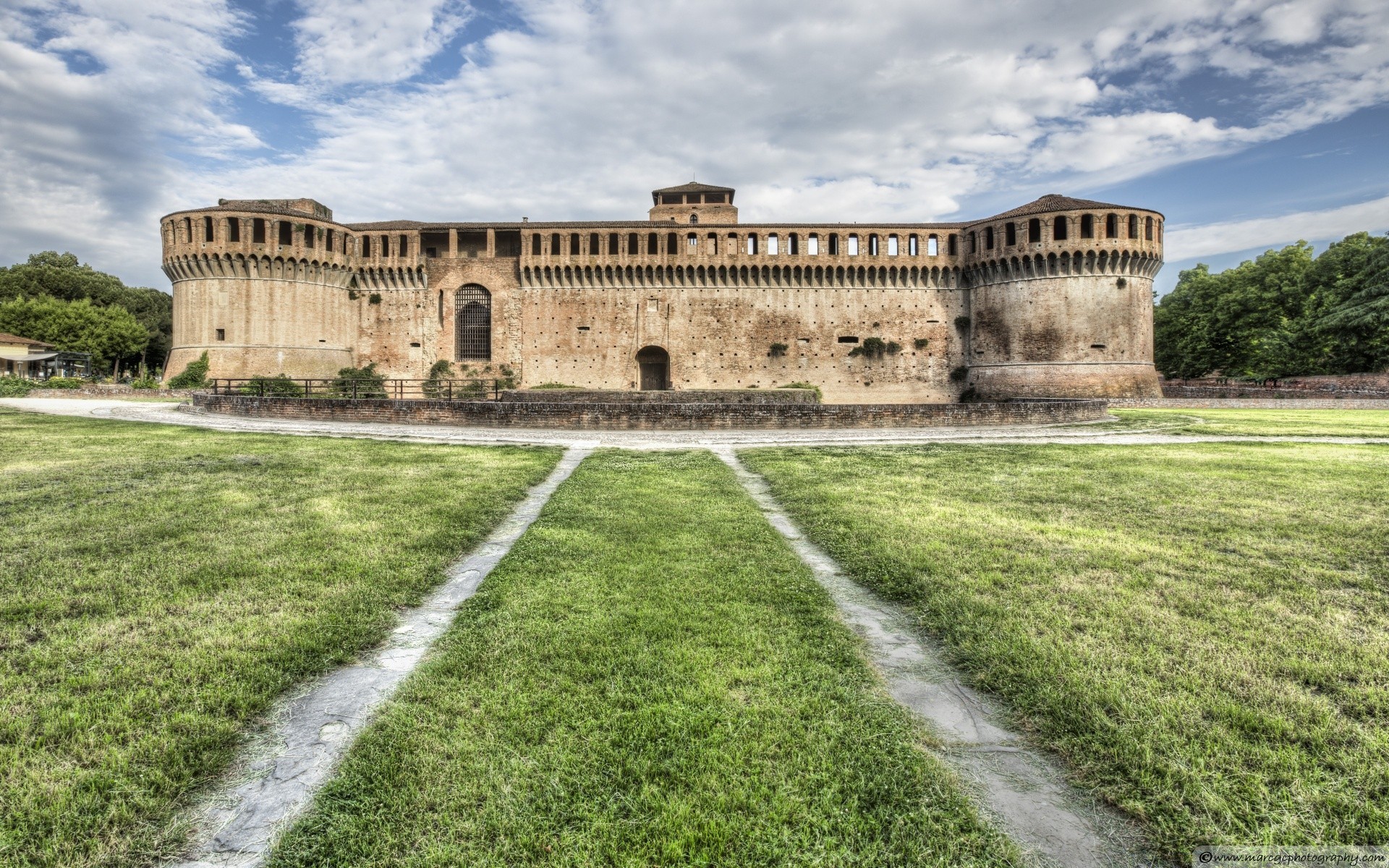 europe architecture castle building travel ancient old monument tourism landmark sky stone historic outdoors city tower exterior wall grass landscape