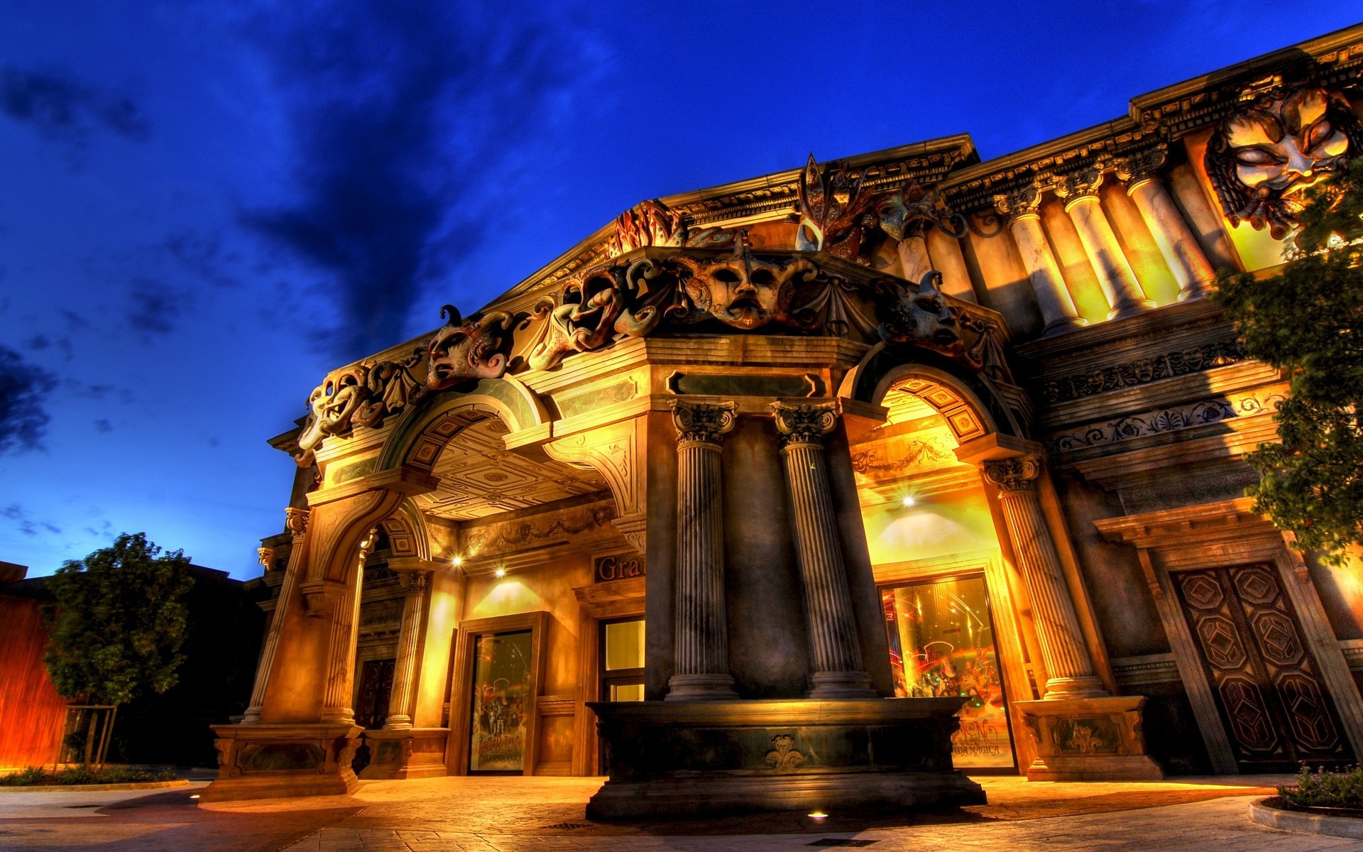 europe architecture travel building city ancient sky old outdoors monument sculpture art statue dusk street temple tourism culture evening illuminated