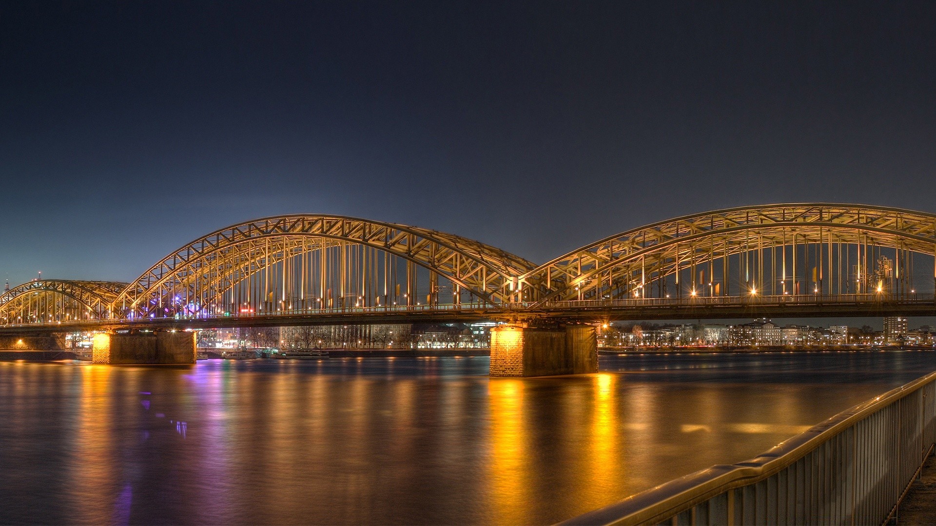 l europe pont architecture voyage ville eau rivière réflexion crépuscule ciel coucher de soleil urbain soir opéra maison ville rétro-éclairé lumière point de repère moderne