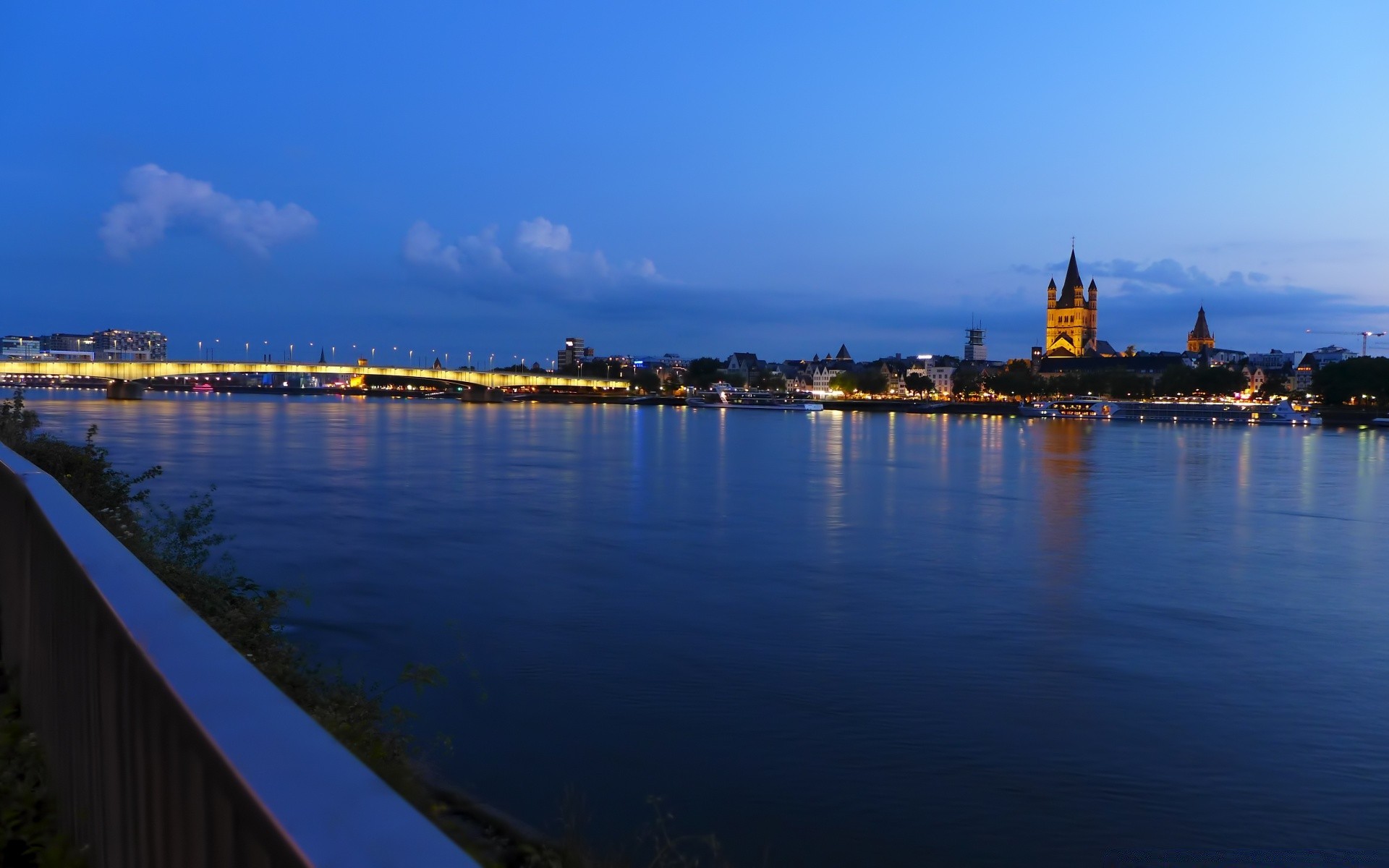 europa acqua tramonto riflessione fiume città viaggi architettura crepuscolo sera ponte cielo alba moto d acqua all aperto casa città mare molo