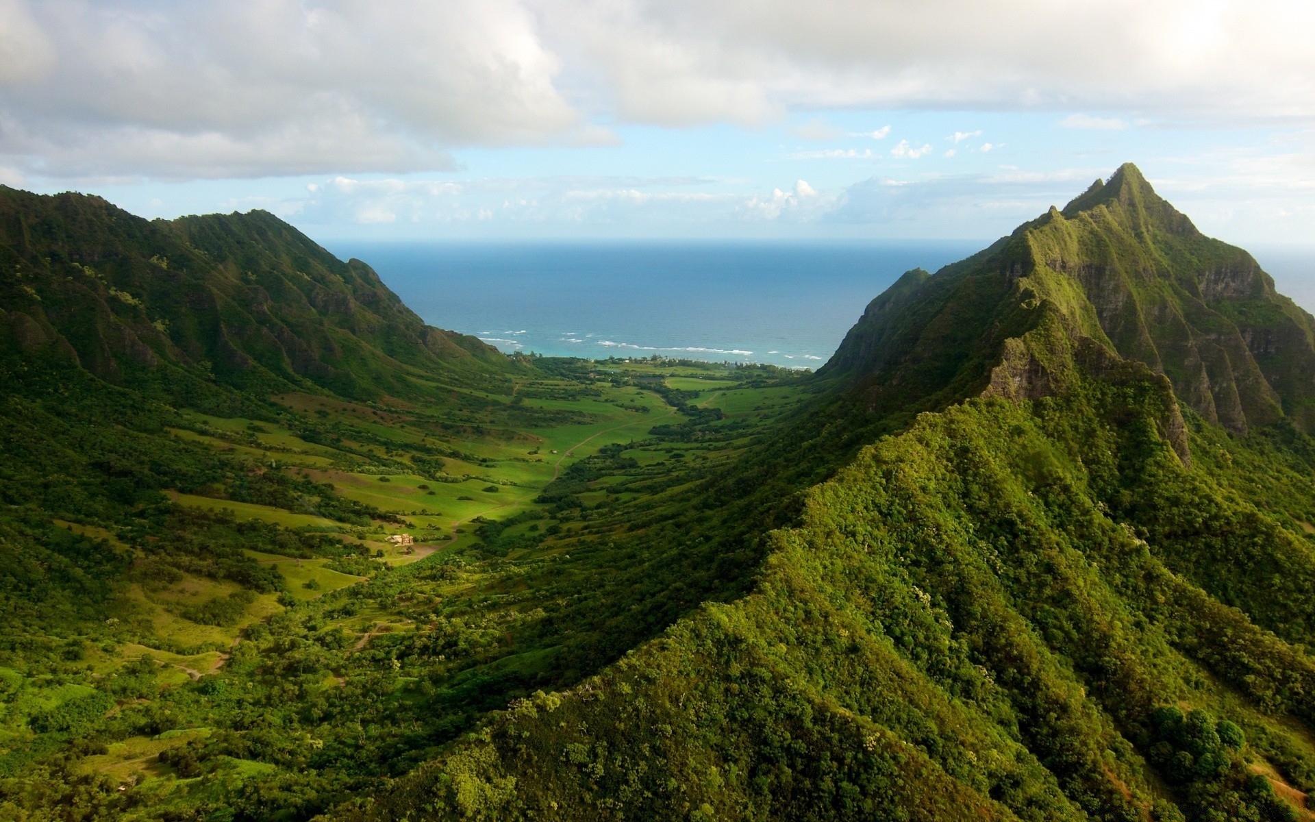 岛屿 景观 山 旅游 自然 户外 天空 山谷 山 风景 雾 水