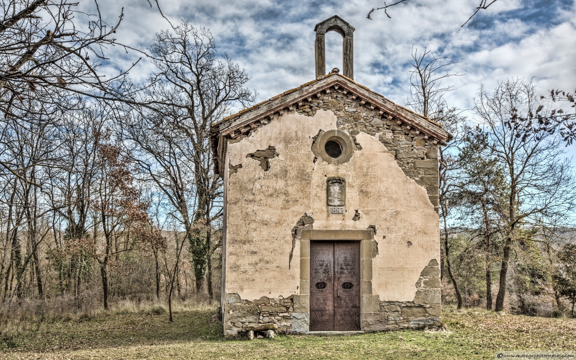 l europe architecture vieux maison église ciel religion en plein air voyage antique historique herbe pierre