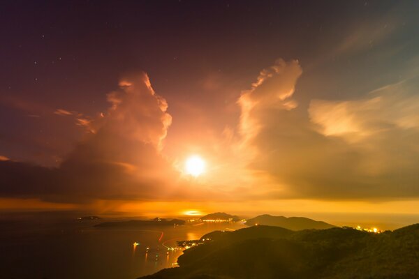 Sonnenuntergang und Sonnenaufgang auf der Insel