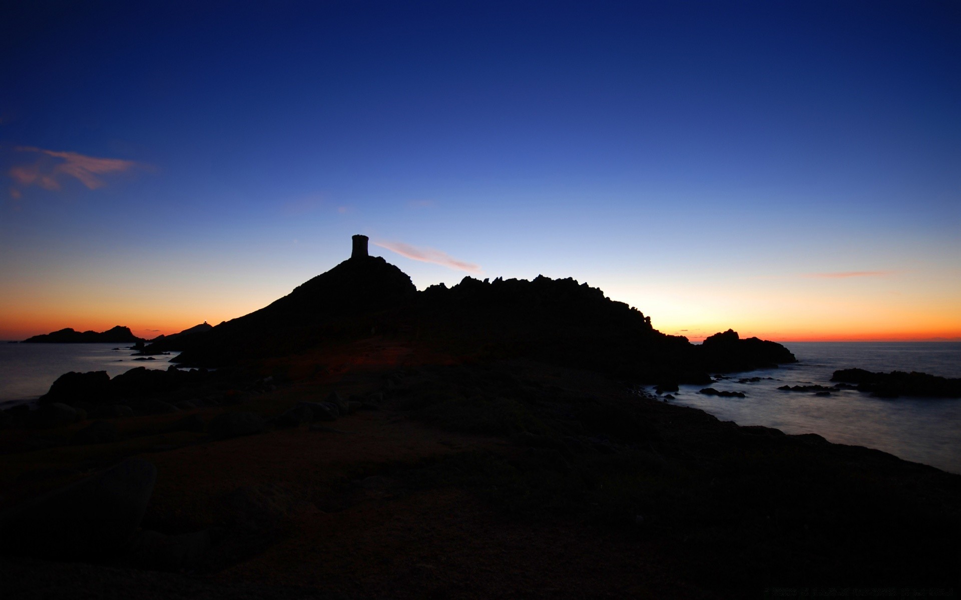 inseln sonnenuntergang dämmerung dämmerung abend meer wasser strand himmel leuchtturm landschaft sonne mond ozean licht meer reisen im freien hintergrundbeleuchtung natur