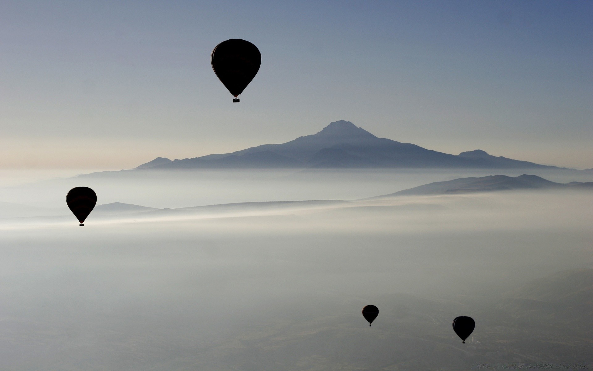 île ballon vacances chaud - ballon ciel coucher de soleil paysage eau aventure aube voyage en plein air natation montagne soirée lune loisirs silhouette parachute