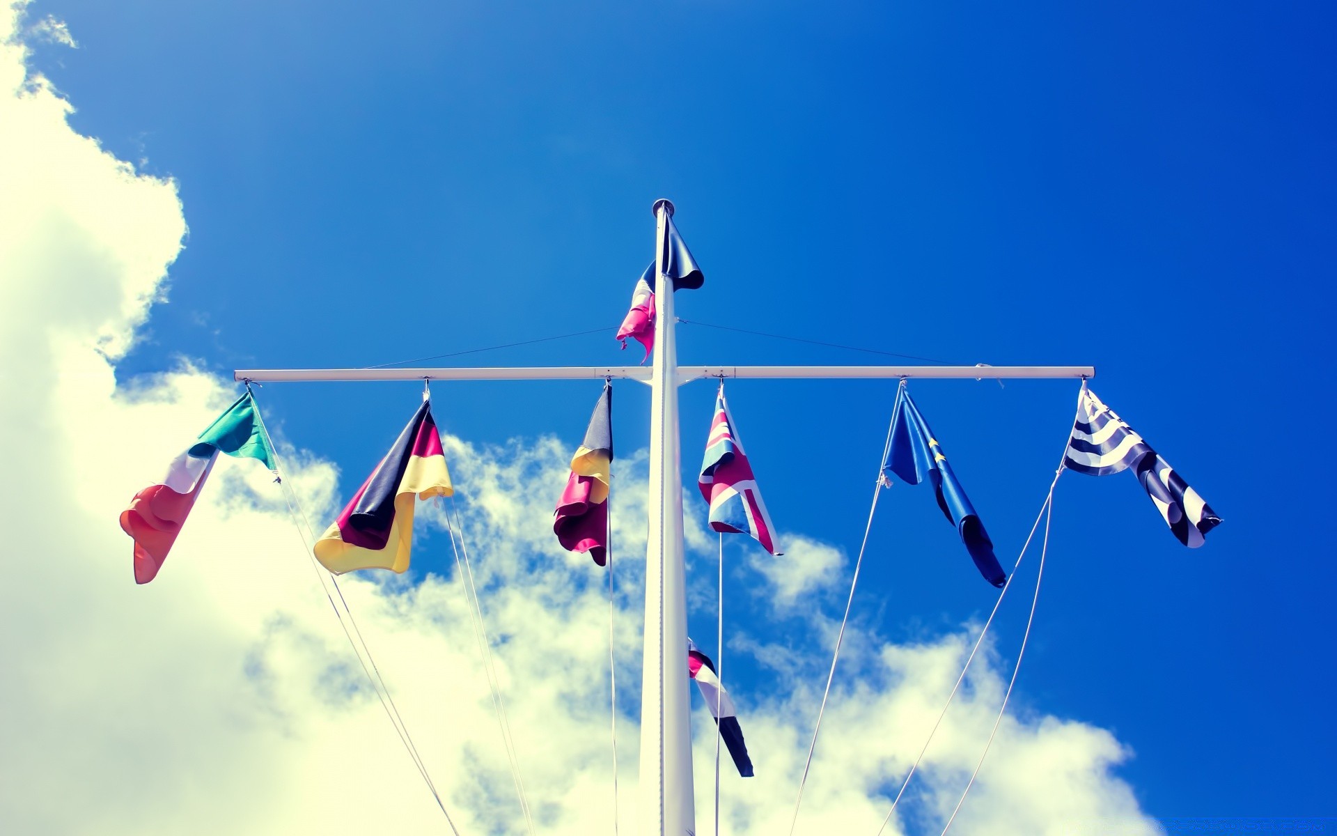 andere städte himmel hängen wind seil seil im freien luft hoch wäscheklammer freiheit flagge