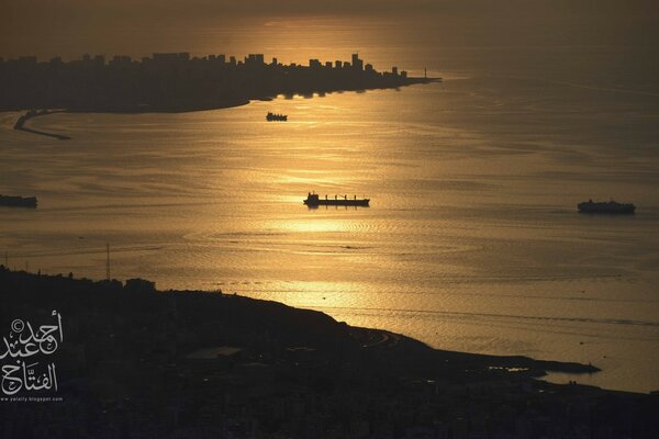 A cidade à luz do sol