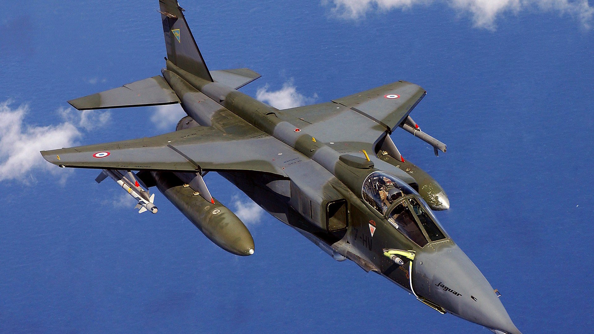 epecat jaguar истребитель бомбардировщик самолет небо облака